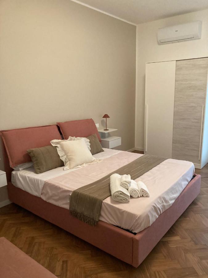 Case Vacanze Monroe 1 Palermo Bagian luar foto